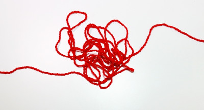 絡まった赤い糸